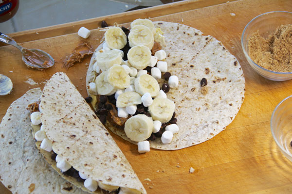 churro quesadillas smore stuffed banana churro quesadillas smore stuffed banana boats and more toasty grilled desserts churro quesadillas smore stuffed banana churro quesadillas smore stuffed banana boats and more toasty grilled desserts