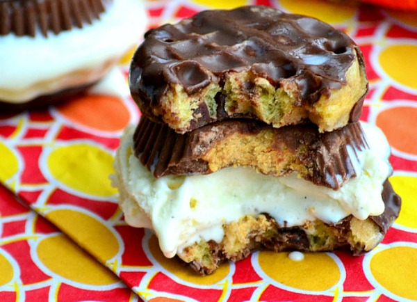 reeses-candy-ice-cream-sandwich-chocolate-waffle-recipe